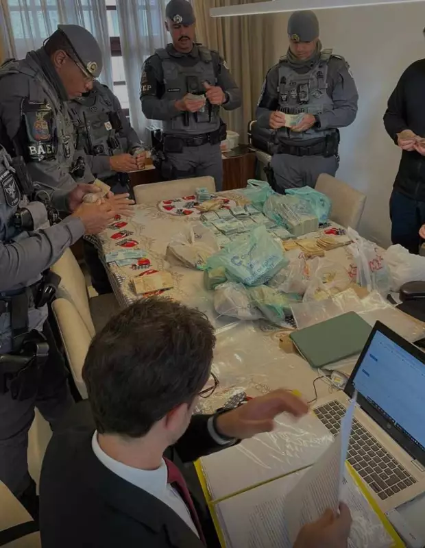 Juiz do TJ-SP é aposentado compulsoriamente após guardar R$ 1,7 milhão no sótão e ser investigado por venda de sentença