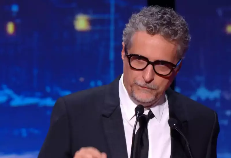 Kleber Mendonça Filho vence em Cannes: diretor brasileiro leva prêmio de Melhor Diretor por 'O Agente Secreto'