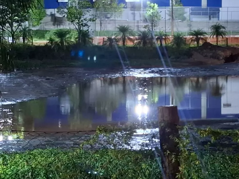 Lago em Jundiaí é drenado após acidente com corante que deixou animais azuis