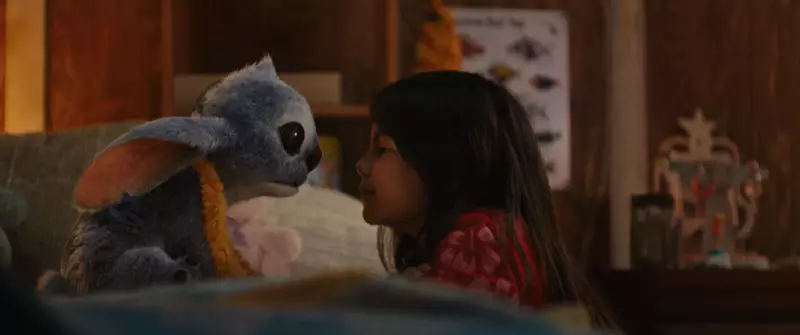 Lilo & Stitch: Adaptação Justifica Existência com Jovem Heroína e Clima Havaiano