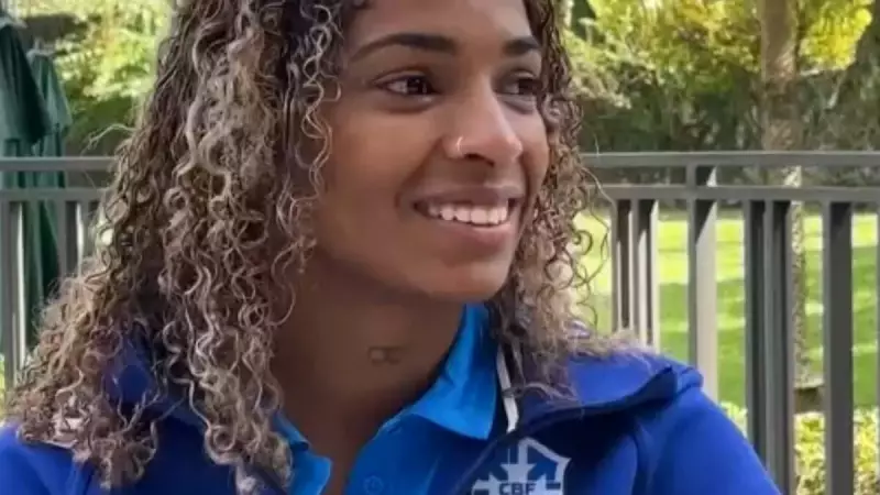 Luany Alves revela como foi realizar o sonho de infância ao lado de Marta na Seleção Brasileira