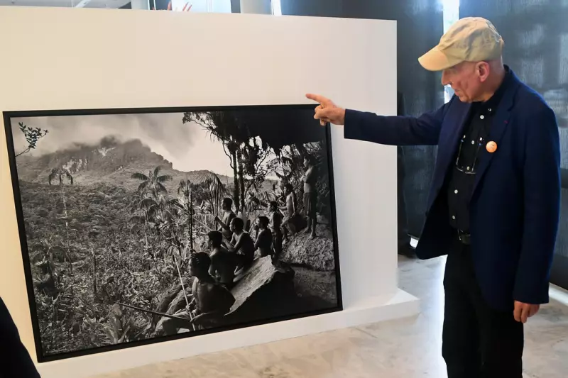 Luis Roberto Barroso homenageia Sebastião Salgado em emocionante discurso