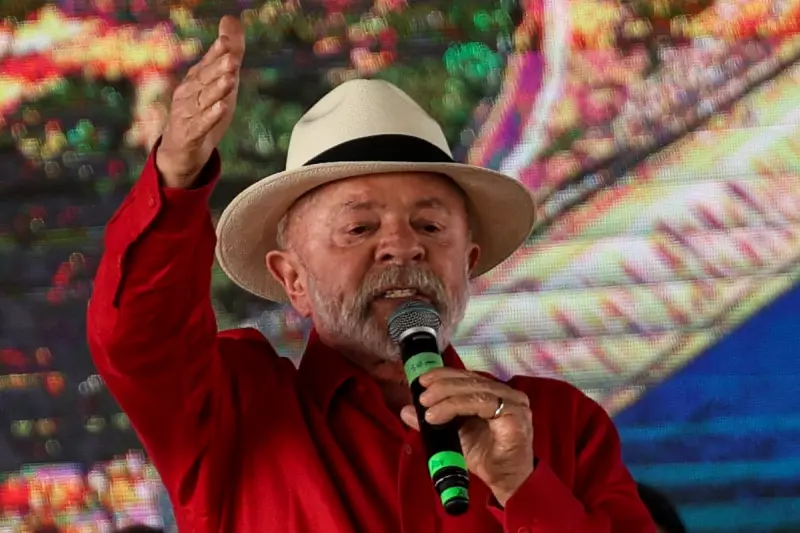 Lula anuncia crédito especial para entregadores de aplicativo comprarem motos