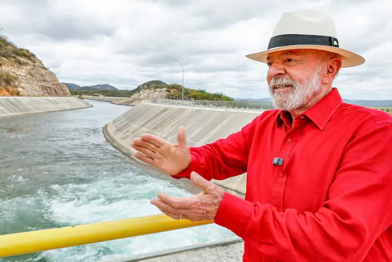Lula cobra ação de prefeitos e governadores em obra de transposição do Rio São Francisco