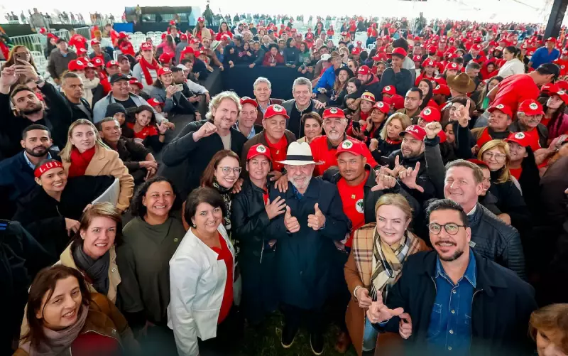 Lula expressa gratidão ao MST por vigília durante 580 dias de prisão em Curitiba