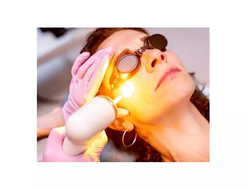 Luz amarela: o segredo para uma pele radiante e saudável