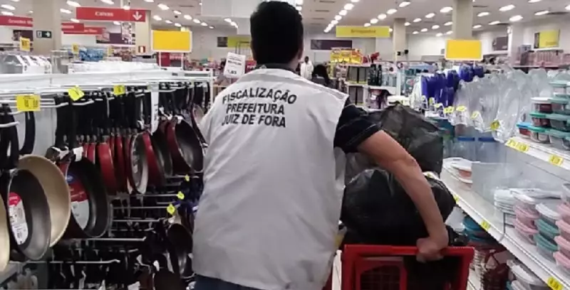 Mais de 500 produtos vencidos apreendidos em loja de departamento em Juiz de Fora: fiscalização age