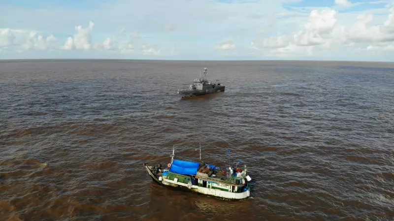 Marinha apreende embarcação com 5 toneladas de pescado ilegal no Amapá: ação combate crime ambiental