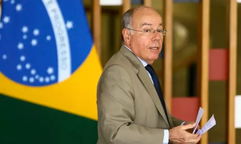 Mauro Vieira é questionado sobre asilo político a ex-primeira-dama do Peru em audiência na Câmara