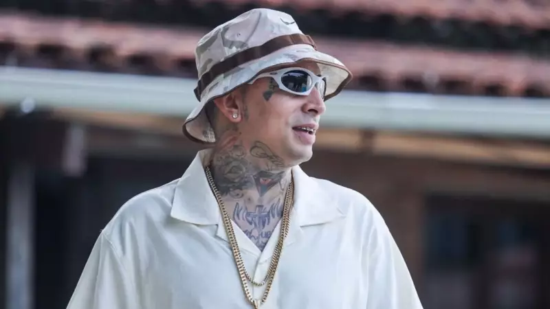 MC Guime inova ao misturar funk e sertanejo em 'Feliz no Simples'