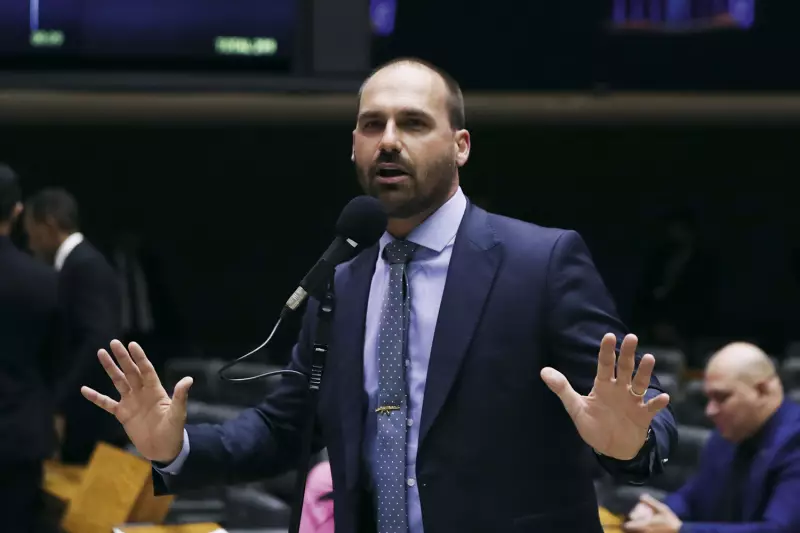 Moraes levanta sigilo sobre pedido de investigação contra Eduardo Bolsonaro: entenda o caso