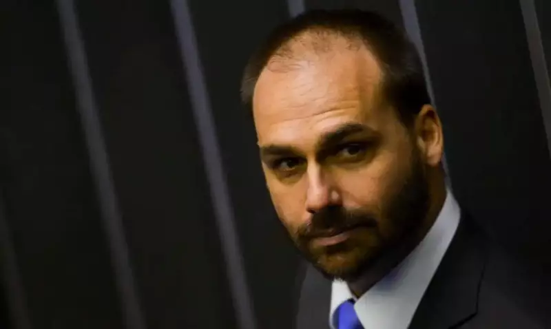 Moraes ordena investigação contra Eduardo Bolsonaro e quebra sigilo do caso — veja detalhes