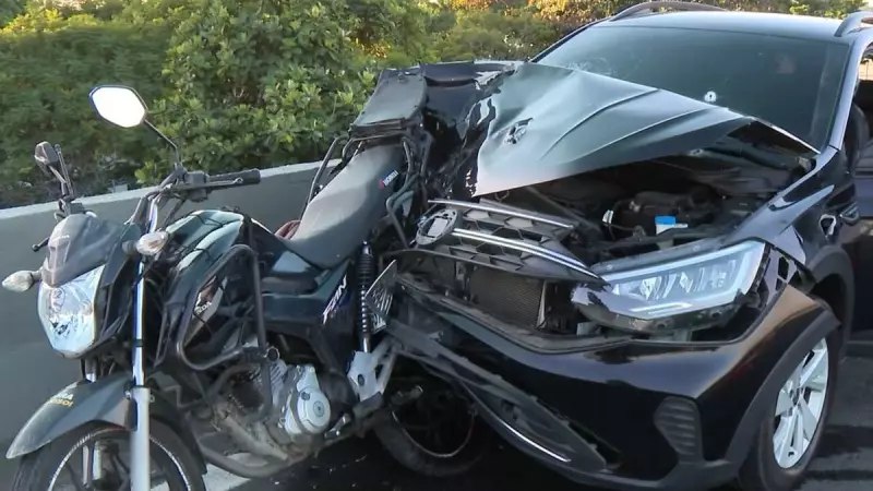 Motociclista morre após cair de ponte na Ilha do Governador ao ser atingido por carro de criminosos em fuga