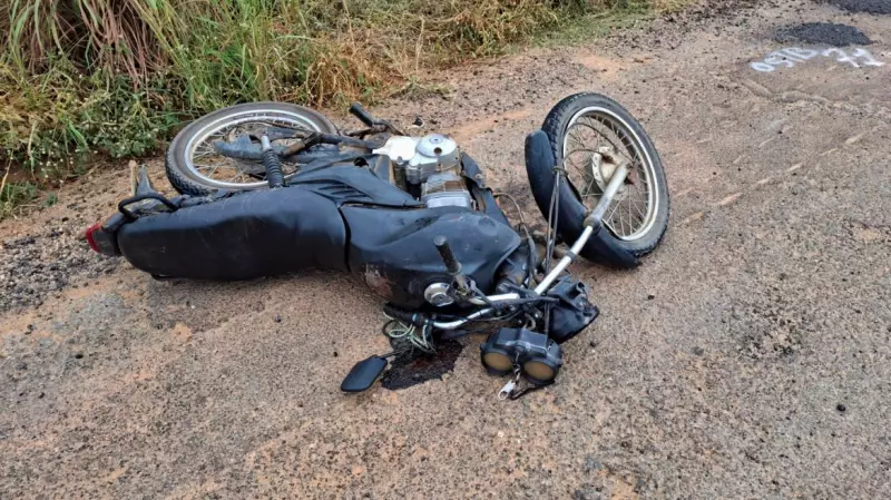 Motociclista morre em grave acidente com caminhão na LMG-676, em Araçuaí