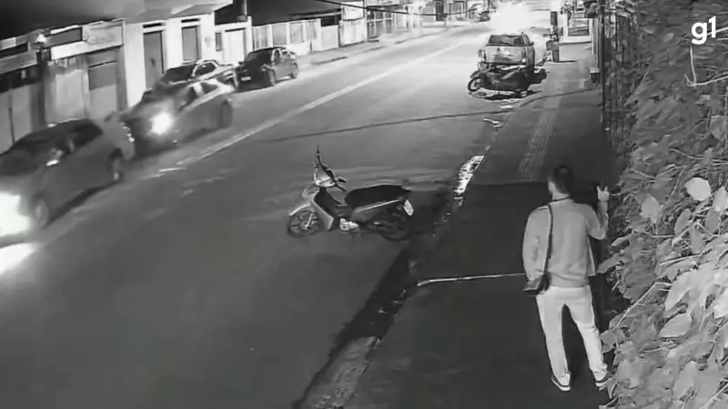 Motorista atropela motociclista, foge sem prestar socorro e é preso no Espírito Santo | Vídeo chocante