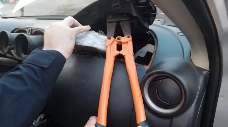 Motorista é preso com mais de 12 kg de cocaína escondidos em airbag na BR-101, no ES