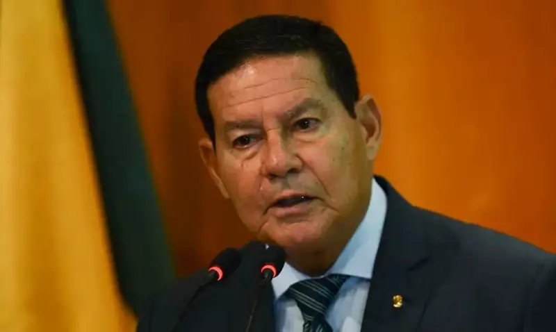 Mourão depõe nesta sexta: entenda o motivo da convocação por Bolsonaro e os três réus