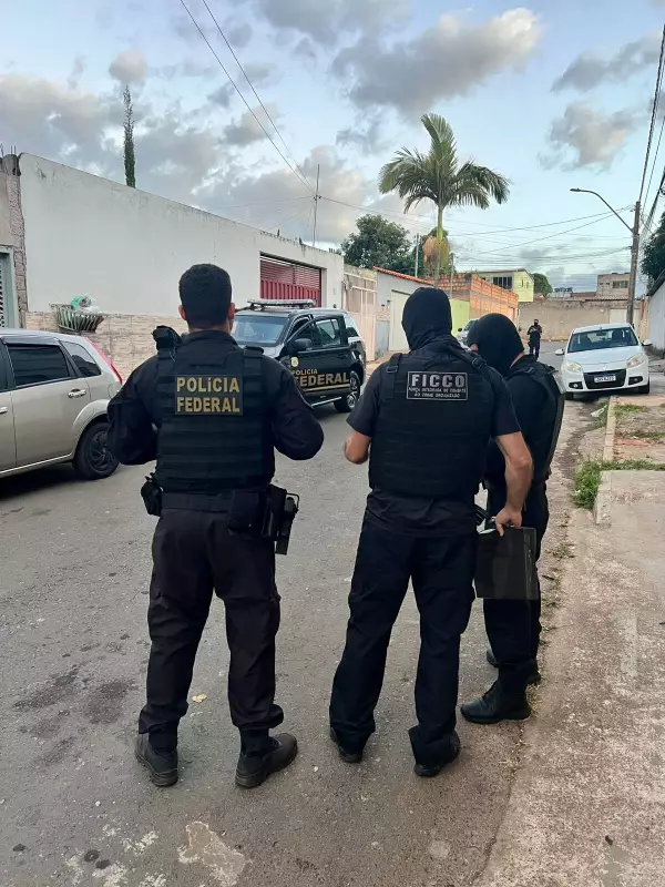 Mulher do Comando Vermelho planejava ataques a autoridades e estudava para se infiltrar na PF