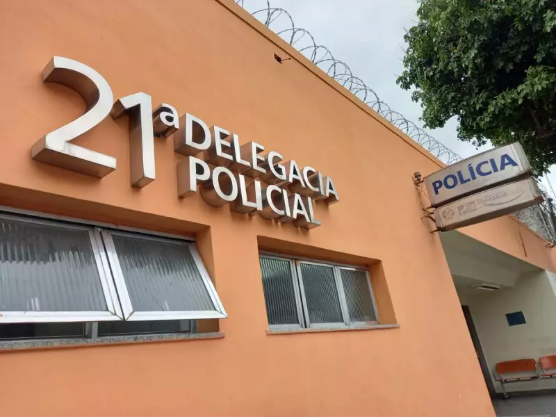 Mulher é assassinada a facadas por ex-companheiro no Complexo da Maré, Rio de Janeiro