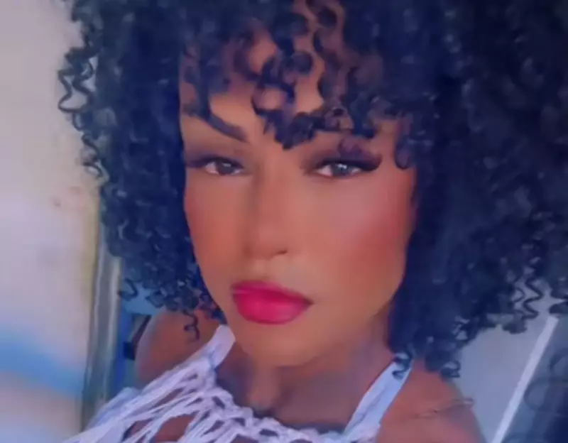 Mulher é impedida de usar banheiro feminino, sofre ameaças de morte e humilhações em igreja por ser confundida com trans