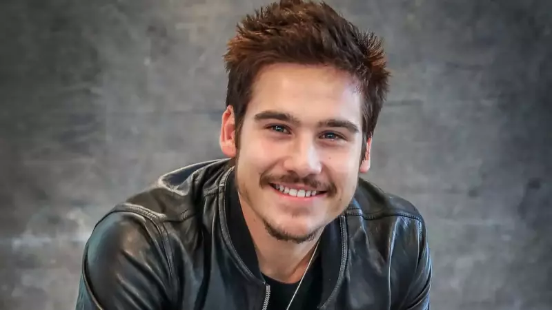 Nicolas Prattes surpreende ao doar R$ 1.300 para pedinte em semáforo: ato de generosidade viraliza