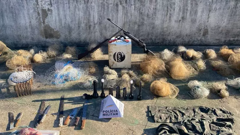 Oito homens são presos em Leopoldina por acampamento ilegal de caça e pesca