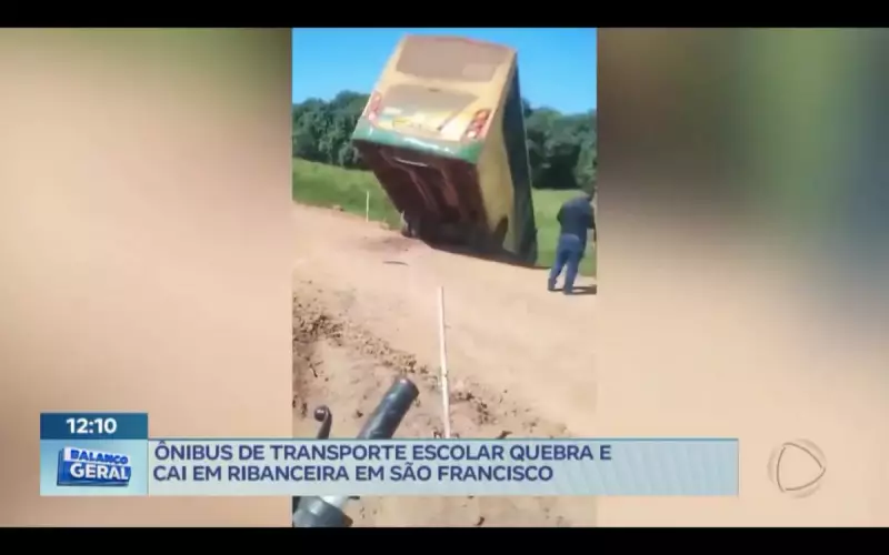 Ônibus escolar cai em ribanceira em São Francisco de Itabapoana: veja detalhes do acidente