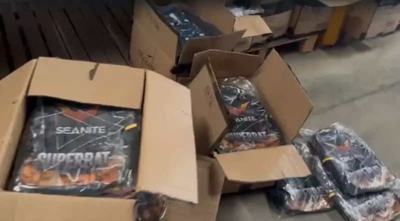 Operação da Polícia Civil apreende mais de 6 toneladas de produtos falsificados da DC Comics no Rio