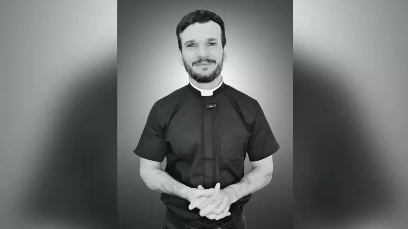 Padre influencer com 66 milhões de seguidores revela: 'Deus me tirou das trevas'