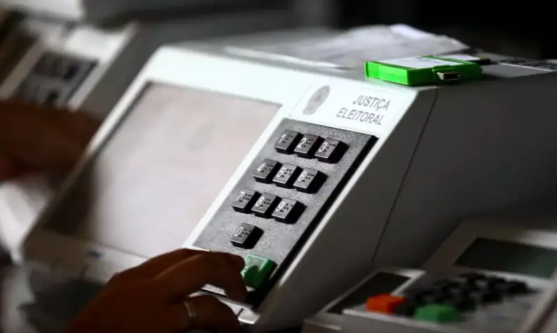 PEC proíbe reeleição e propõe mandatos de 5 anos: entenda as mudanças