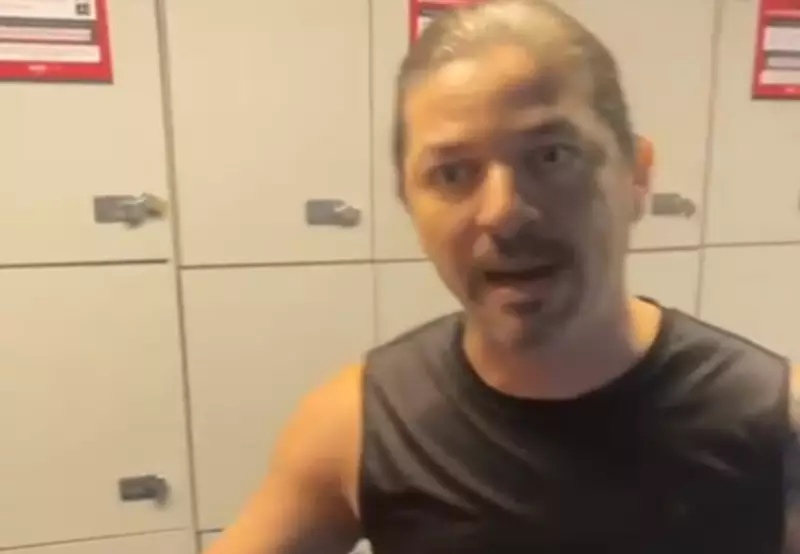 Personal trainer é xingada e barrada em banheiro de academia após ser confundida com mulher trans