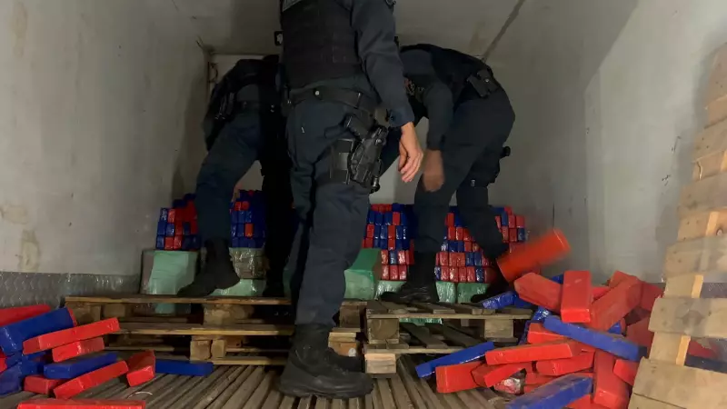 Polícia apreende 2 toneladas de maconha em rodovia de Castilho (SP) - Megaoperação combate tráfico