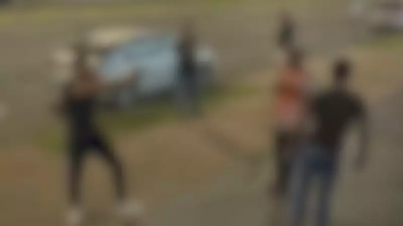 Policial de folga agride e ameaça com arma durante briga em boate de MG — Veja o vídeo