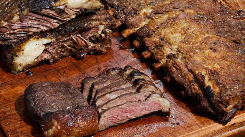 Policial é preso após comer picanha, beber cerveja e se recusar a pagar conta em restaurante