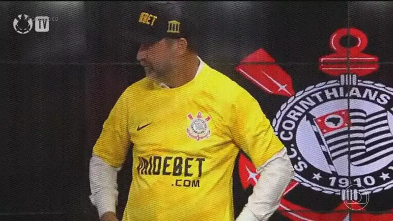 Presidente do Corinthians afirma inocência após ser indiciado por lavagem de dinheiro e nega renúncia