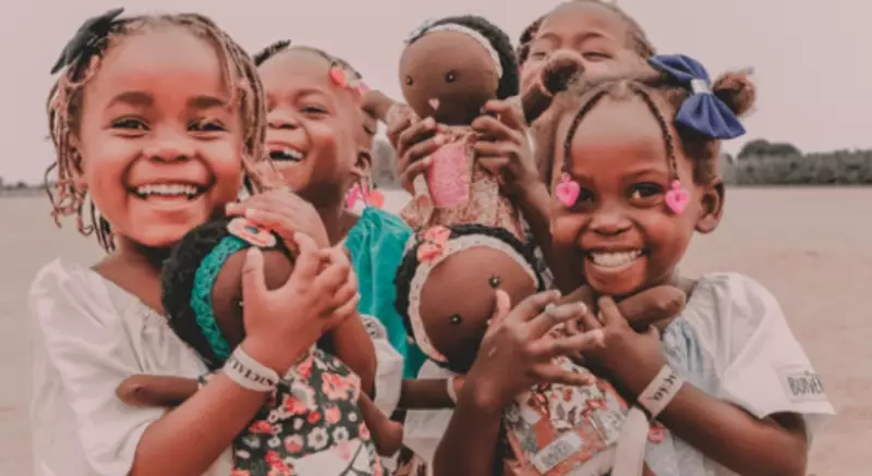 Projeto Bunekas: Iniciativa arrecada fundos para presentear crianças e combater abuso sexual infantil