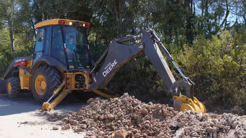 Prolagos leva água tratada para moradores do Parque Arruda em São Pedro da Aldeia