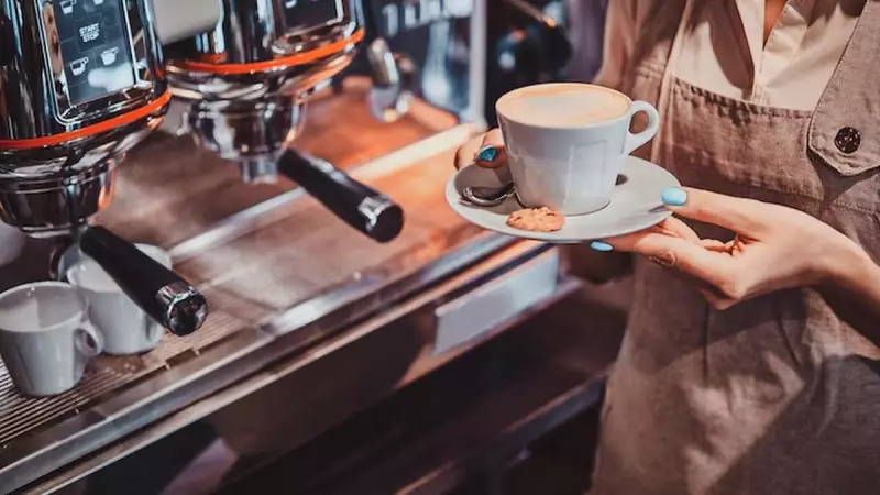 Queda no consumo de café em abril: preços altos afastam brasileiros