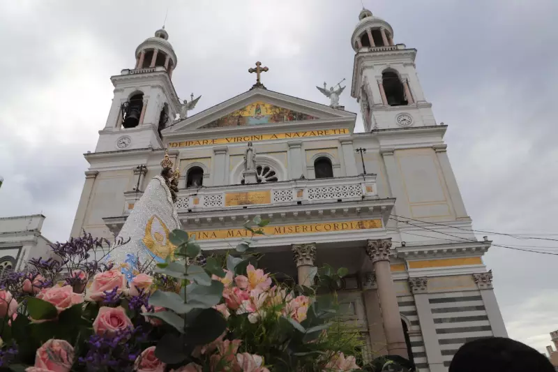 Quermesse Mariana: Fé, Cultura e Solidariedade Iluminam a Praça Santuário até o Final de Maio