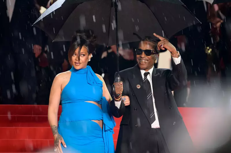 Rihanna Inspira Futuras Mães com Seus Looks Estilosos na Gravidez