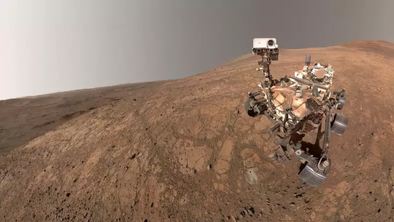 Robô da NASA tira selfie épica em Marte e flagra redemoinho impressionante ao fundo