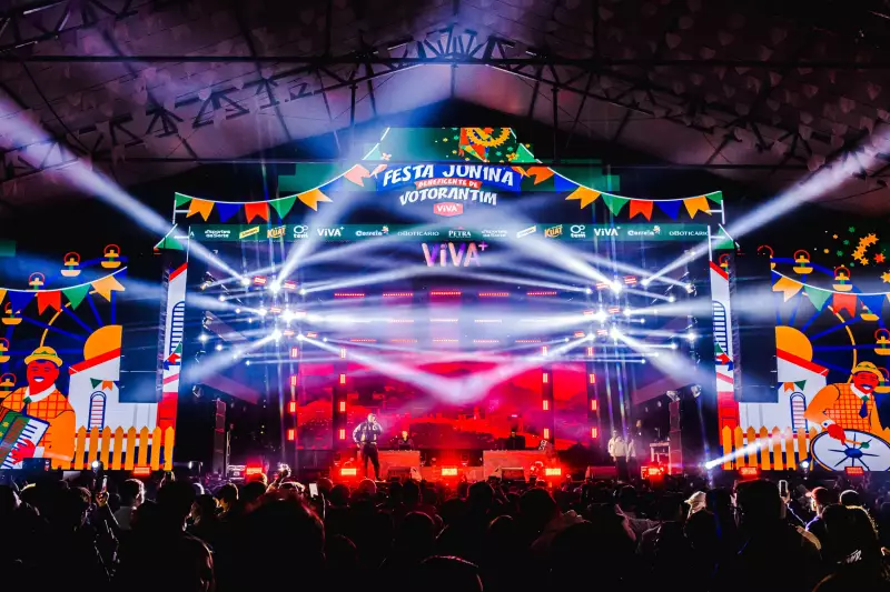 Ryan SP e MC IG esquentam o palco gelado na Festa Junina de Votorantim
