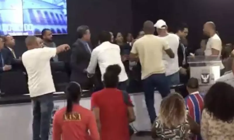 Salvador aprova reajuste salarial para servidores públicos: saiba os detalhes