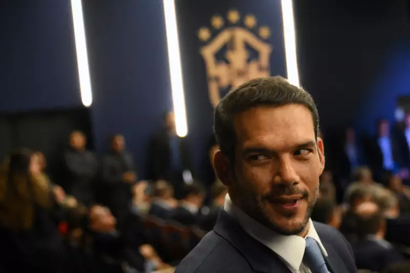 Samir Xaud assume presidência da CBF em meio a polêmica e boicote na votação