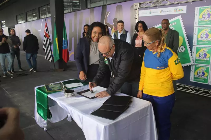Selo postal homenageia João do Pulo, herói da pátria e orgulho de Pindamonhangaba