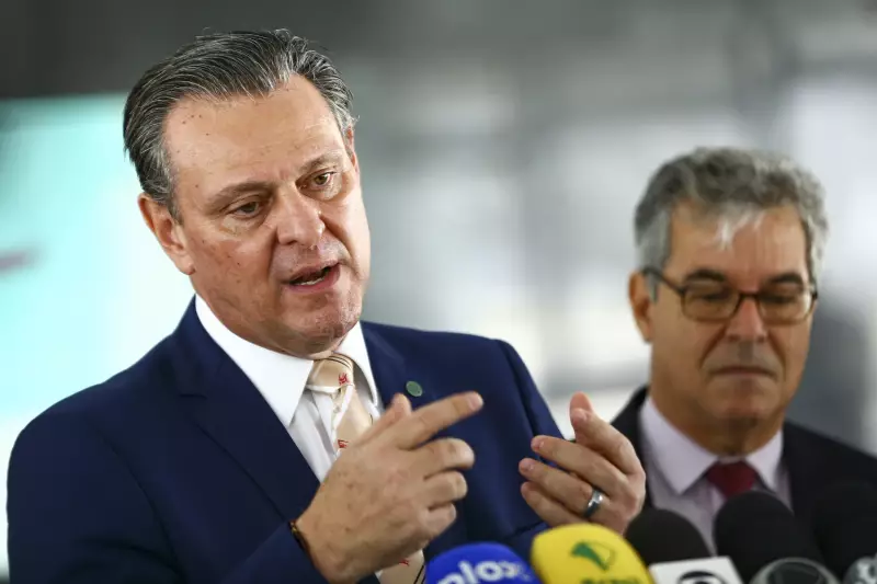 Senado debate medidas urgentes contra gripe aviária com ministro Carlos Fávaro