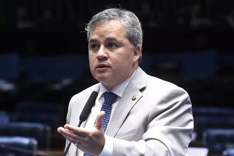 Senador falta a própria audiência e deixa supermercados sem resposta sobre alta de preços