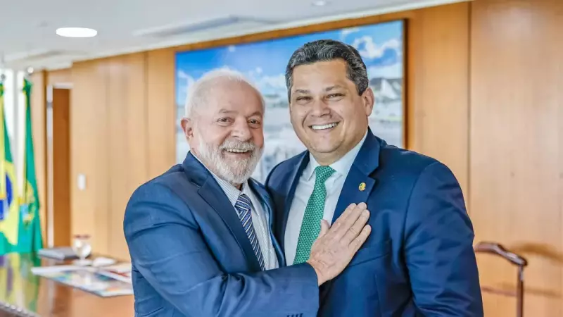 Senadores intensificam pressão sobre ministérios do governo Lula em meio a fragilidade política