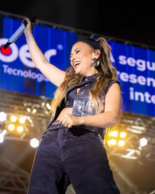 Simone Mendes brilha em Maricá: segundo fim de semana de festa pelos 211 anos da cidade