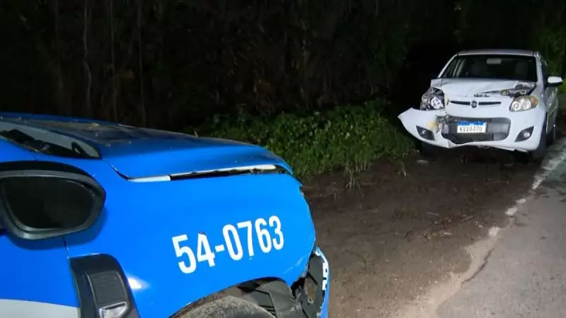 Soldada da PM é atropelada após colisão entre veículos em Jacarepaguá